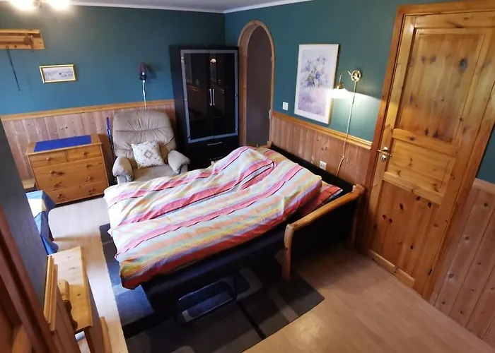 Апартаменты Small Basement Private Entrance View Fitjar