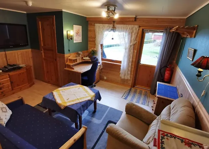 Apartament Small Basement Private Entrance View